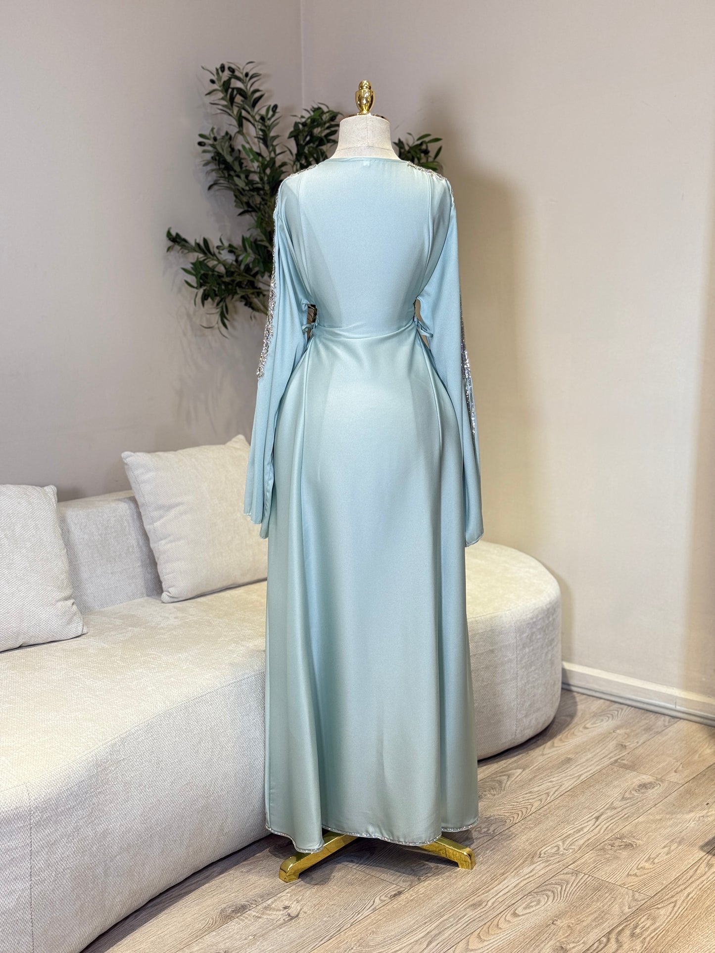 Hessa Side Corset Soft Satin Khaliji Caftan (Mint)