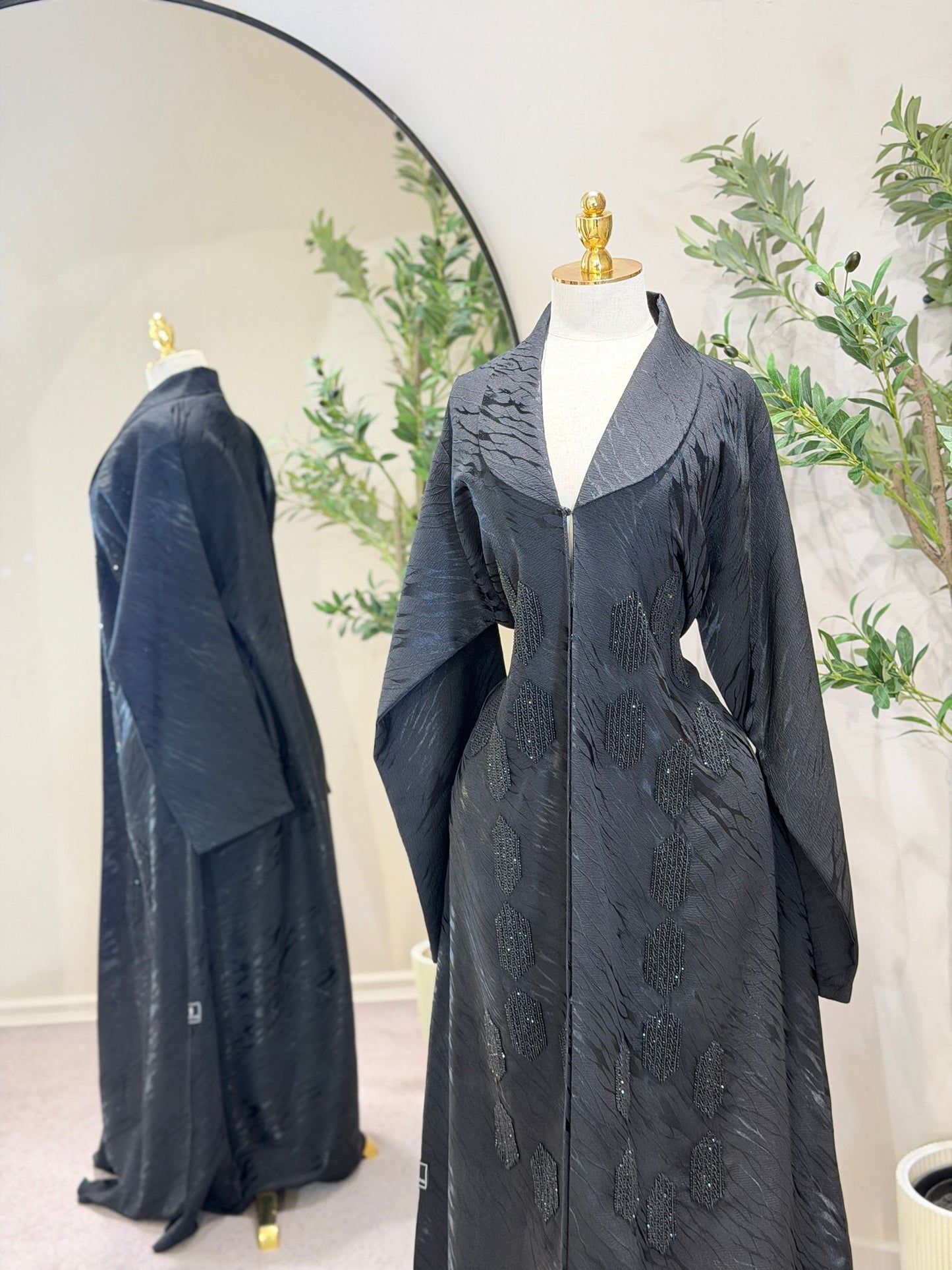 Mi Textured Hand Made Open Abaya