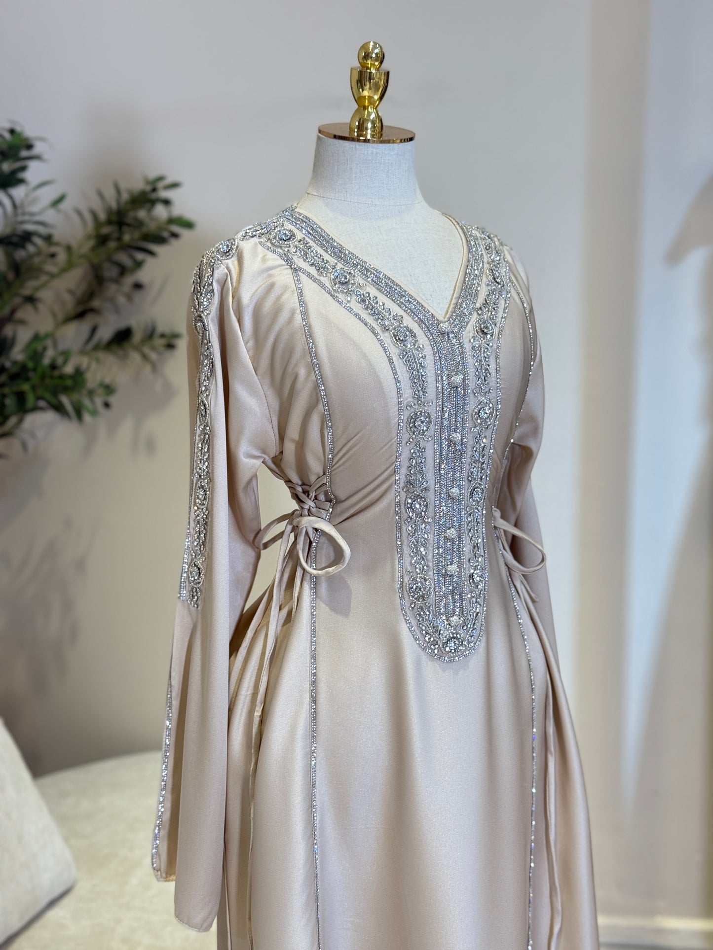 Hessa Side Corset Soft Satin Khaliji Caftan ( Nude )
