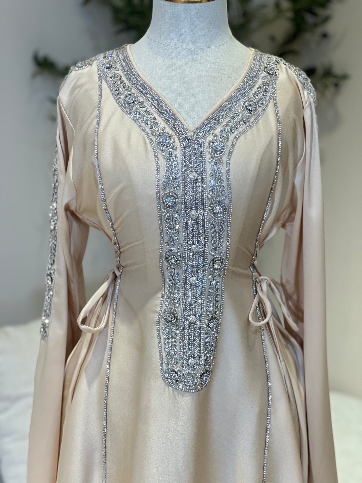 Hessa Side Corset Soft Satin Khaliji Caftan ( gold )