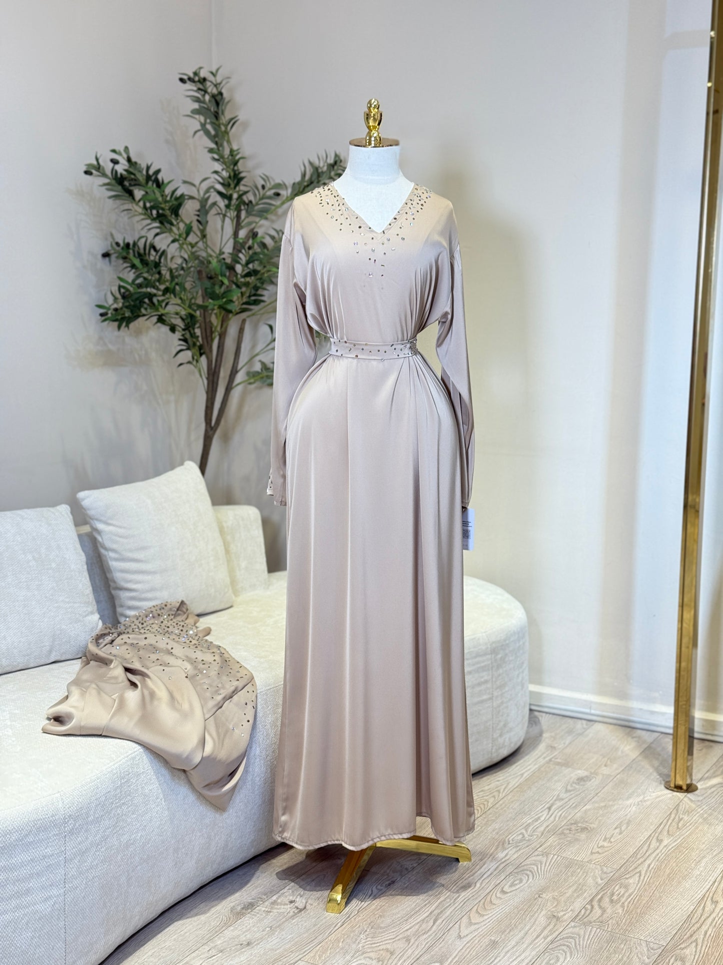 Nadine 2 Piece Abaya Under Piece is a Long Sleeves