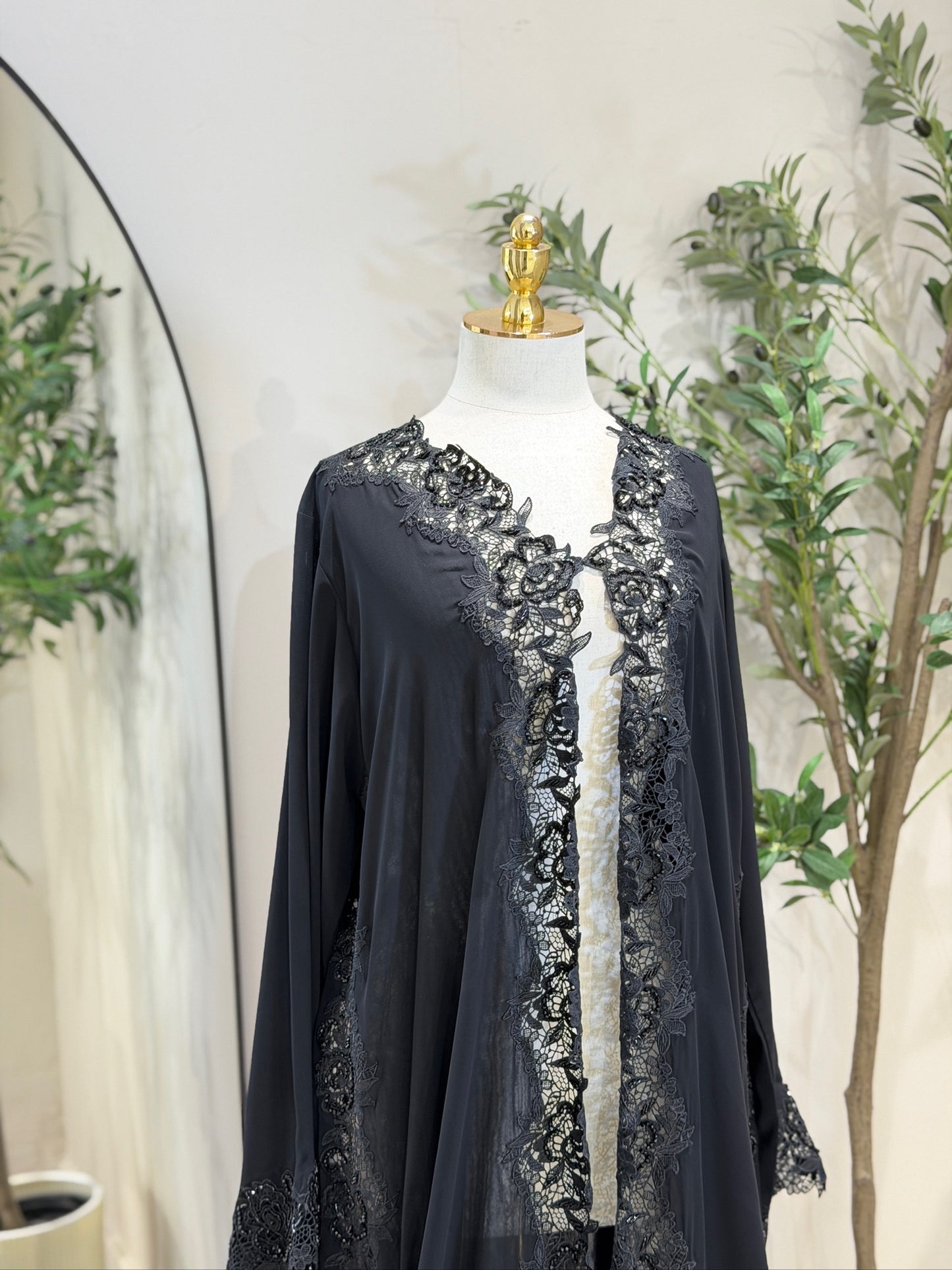 Nivara Luxury Khaliji Abaya