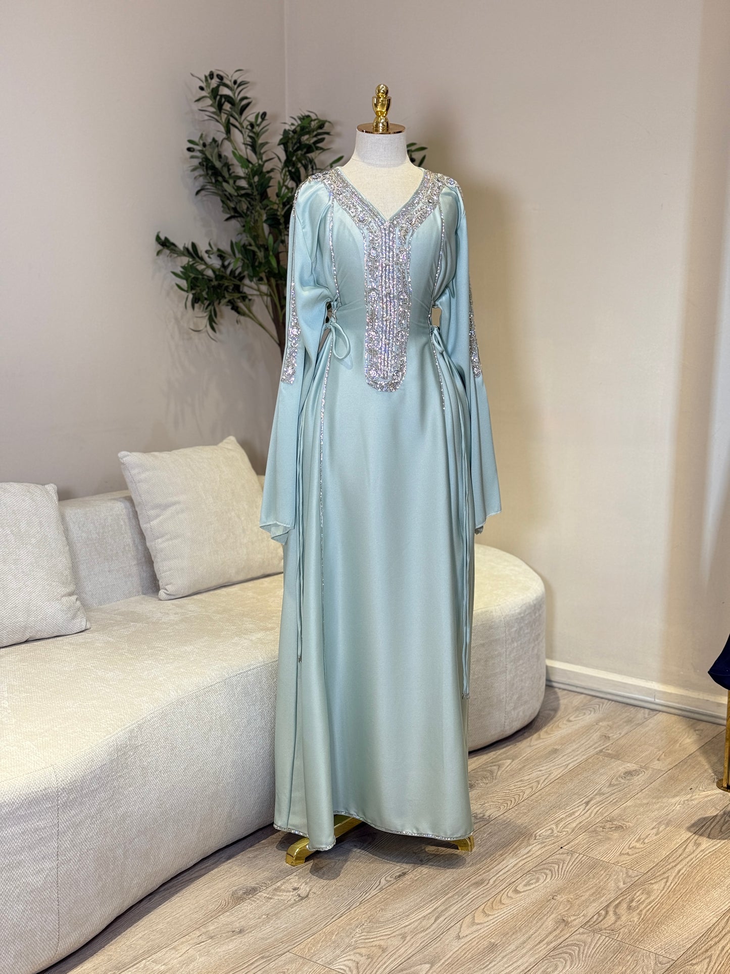 Hessa Side Corset Soft Satin Khaliji Caftan (Mint)