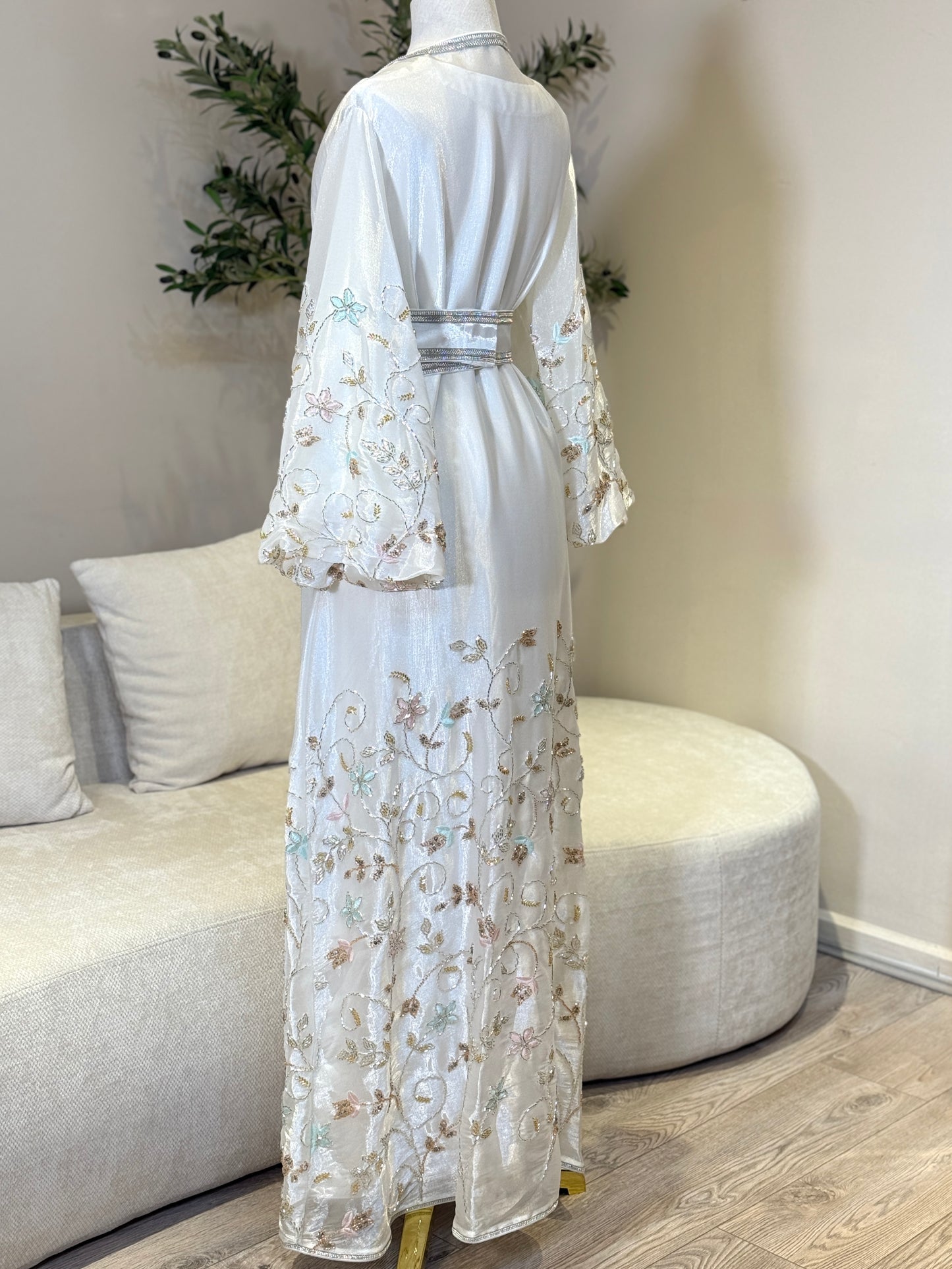 White Lulwa 3 Piece Luxury Khaliji Caftan