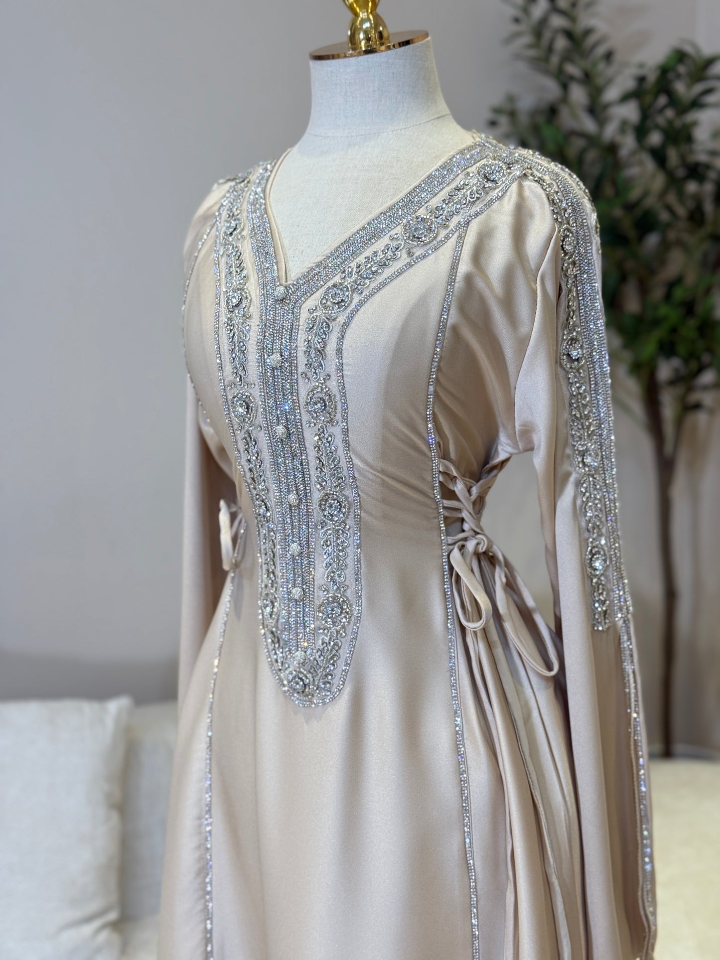 Hessa Side Corset Soft Satin Khaliji Caftan ( Nude )