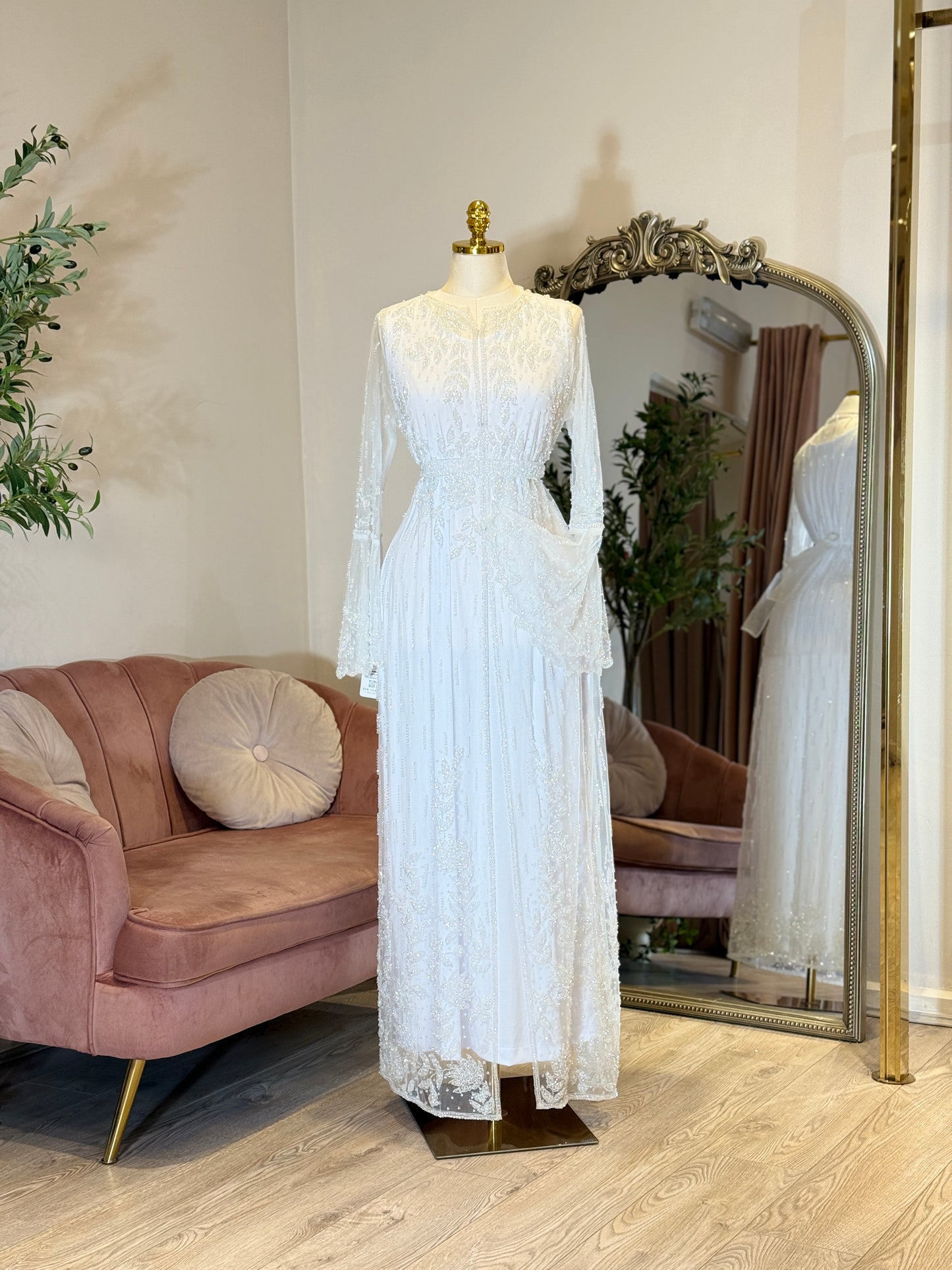 Cala Hand Embellished Luxury Khaliji Caftan 3 piece