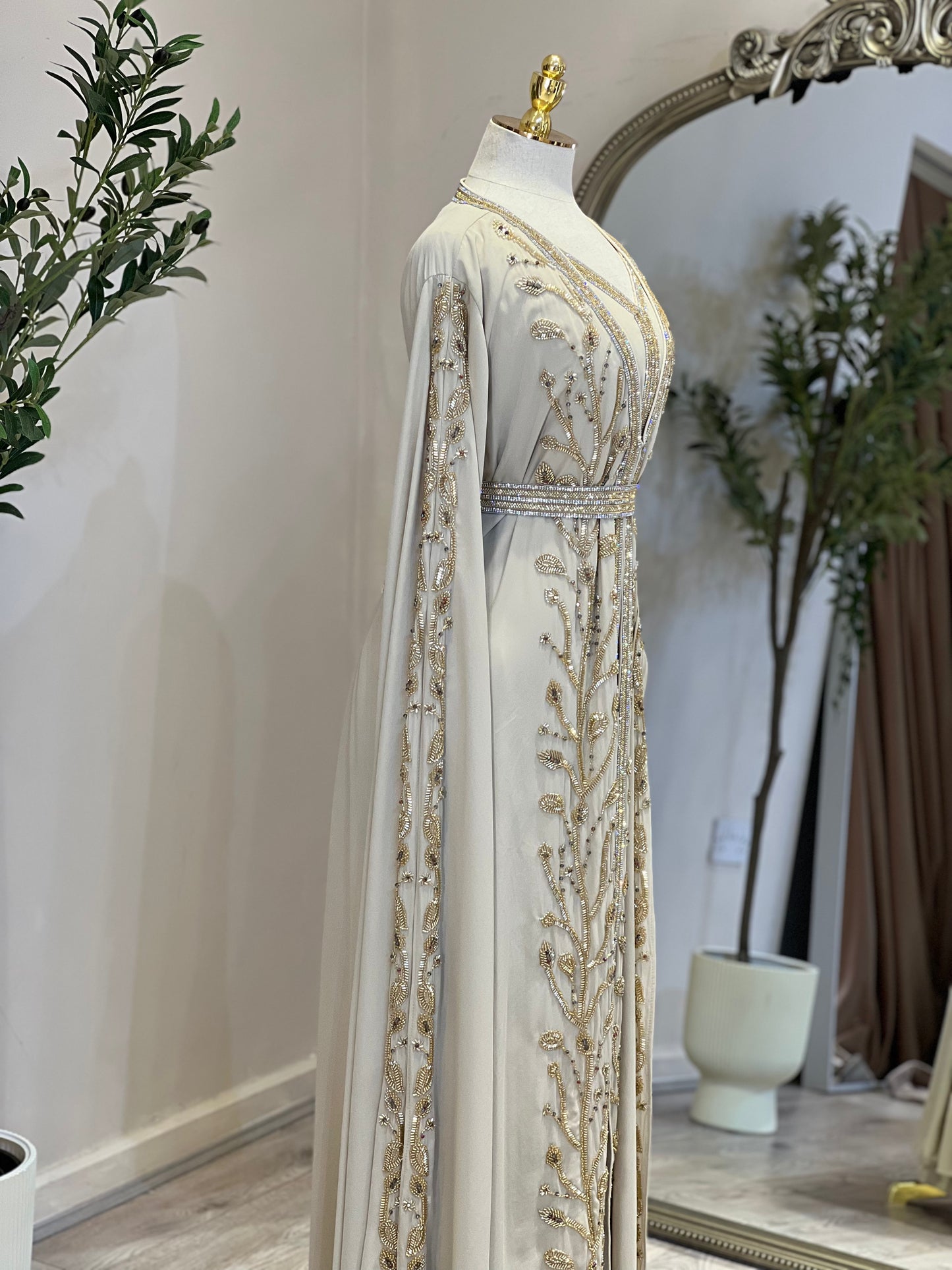 Luxury Khaleeji 3 piece Caftan Comes In 4 Colours