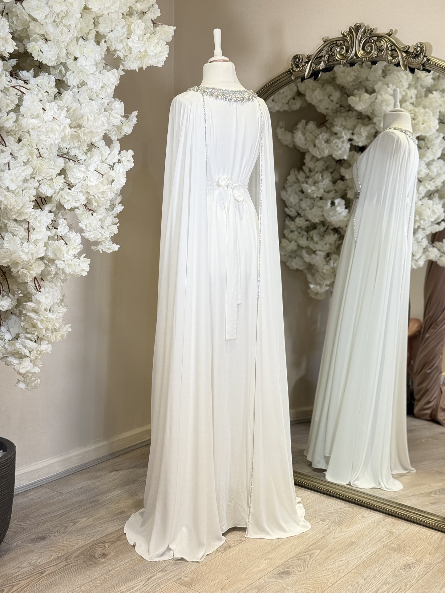 Lara Lu’lua Embellished Luxury Khaliji Caftan