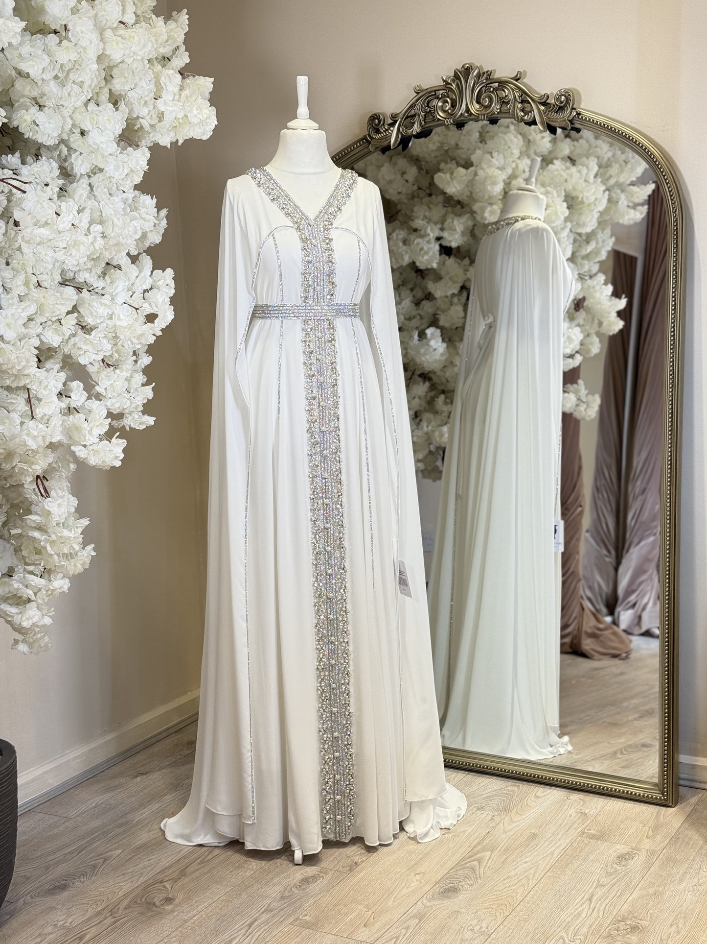 Lara Lu’lua Embellished Luxury Khaliji Caftan