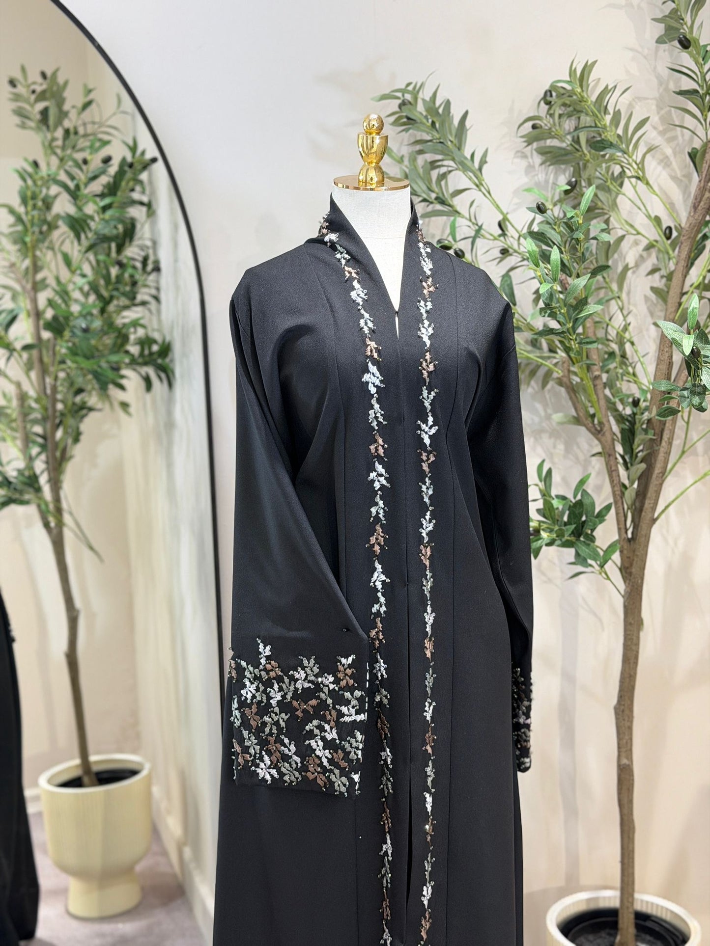 Ei Classic Three Tone Embroidery Luxury Material Abaya