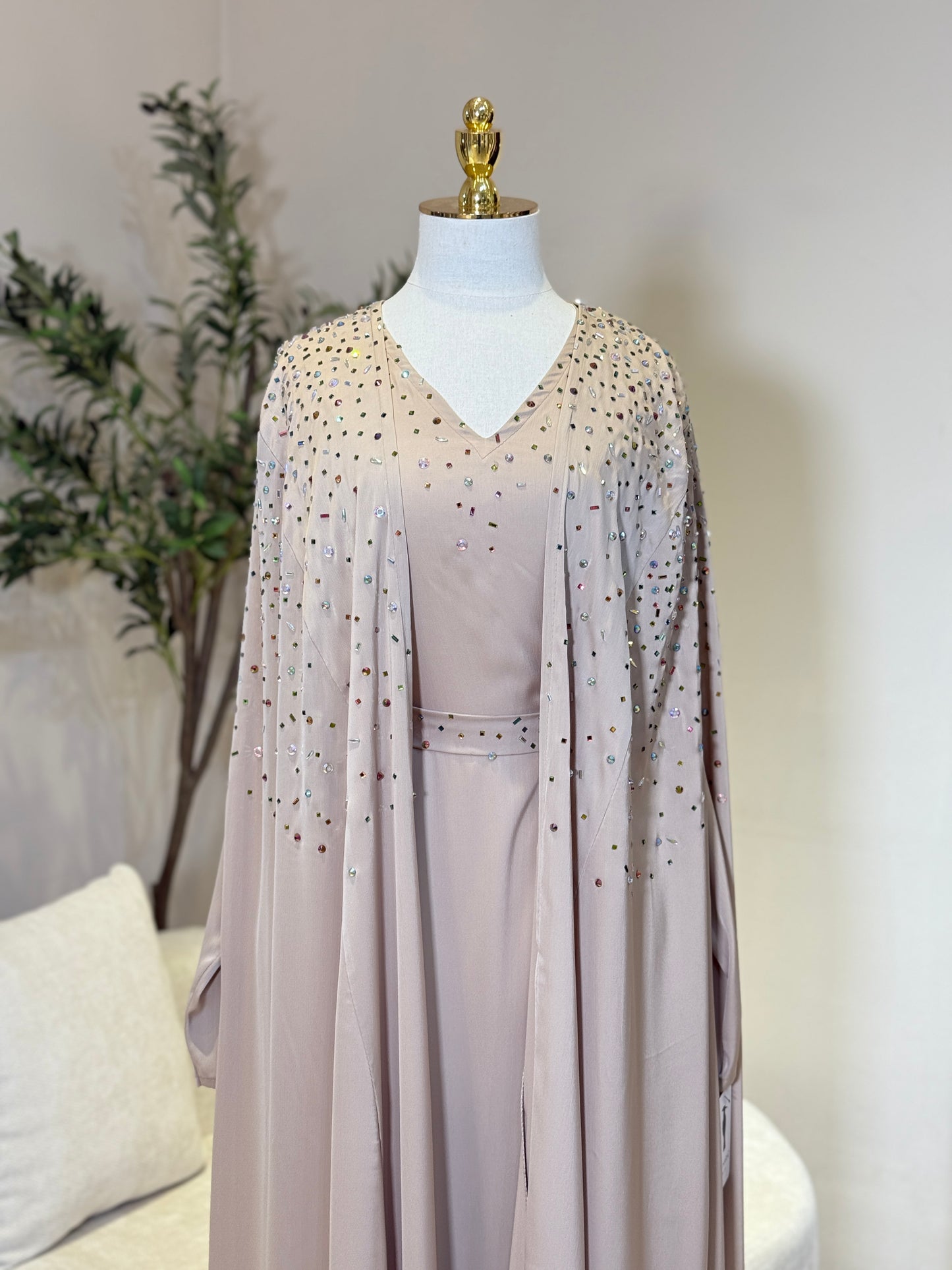 Nadine 2 Piece Abaya Under Piece is a Long Sleeves