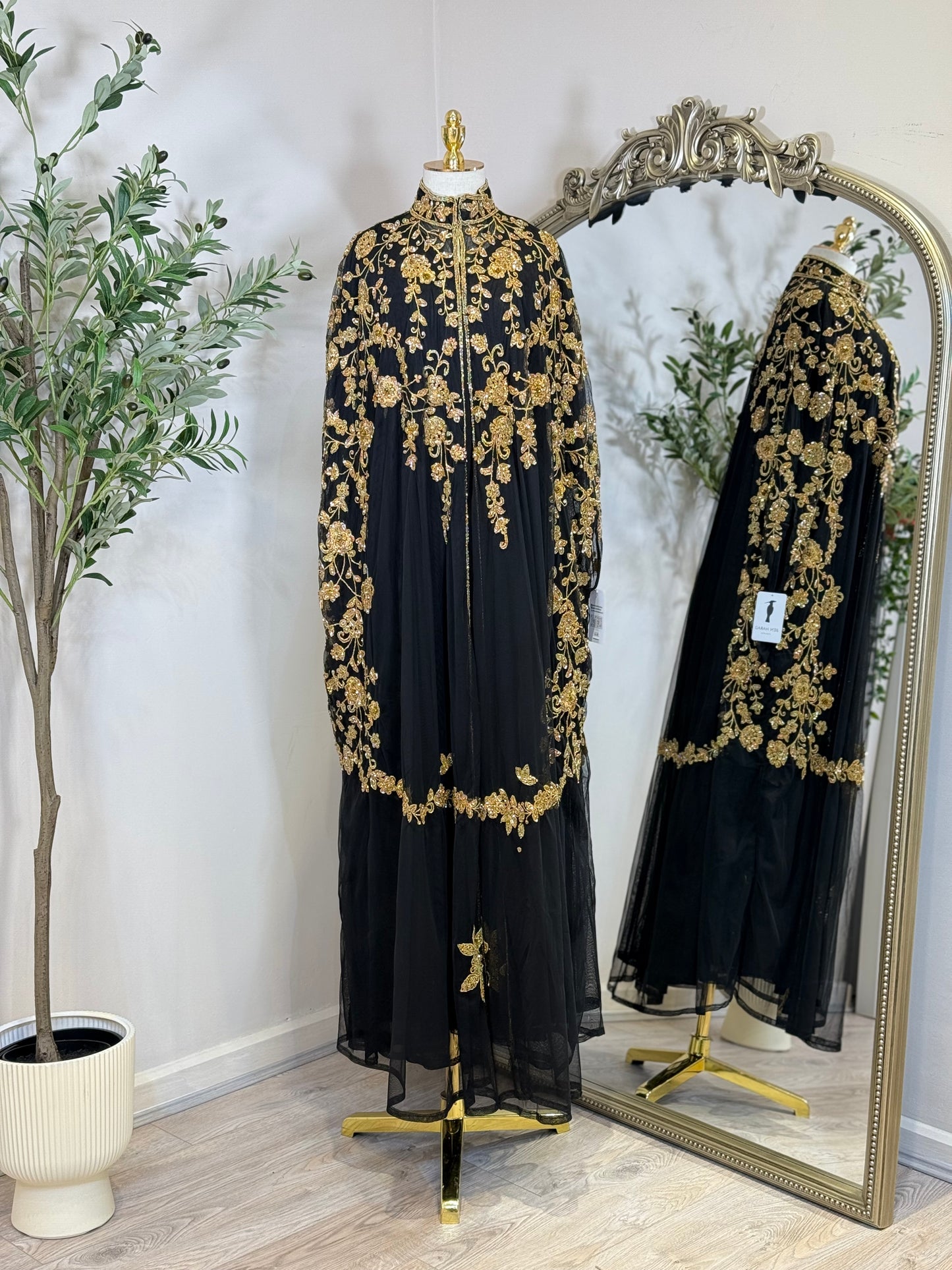 Luxury Net With Antique Gold Embroidered Caftan Comes With Sleeveless Under Slip