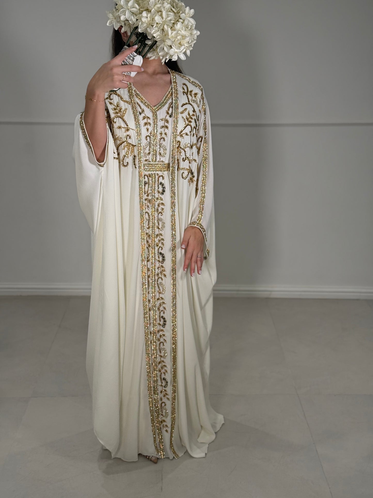 Shamsa Lu’lua Embellished Khaliji Luxury Caftan O01