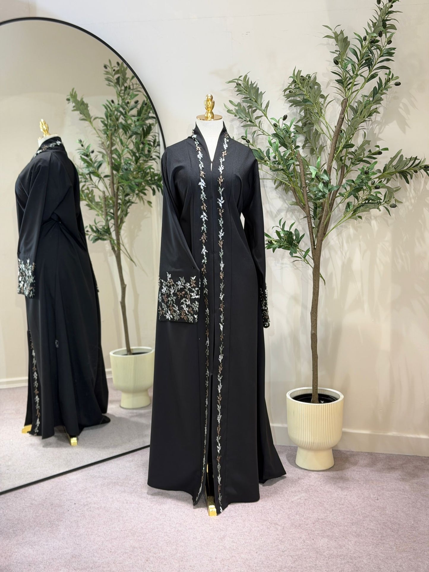 Ei Classic Three Tone Embroidery Luxury Material Abaya