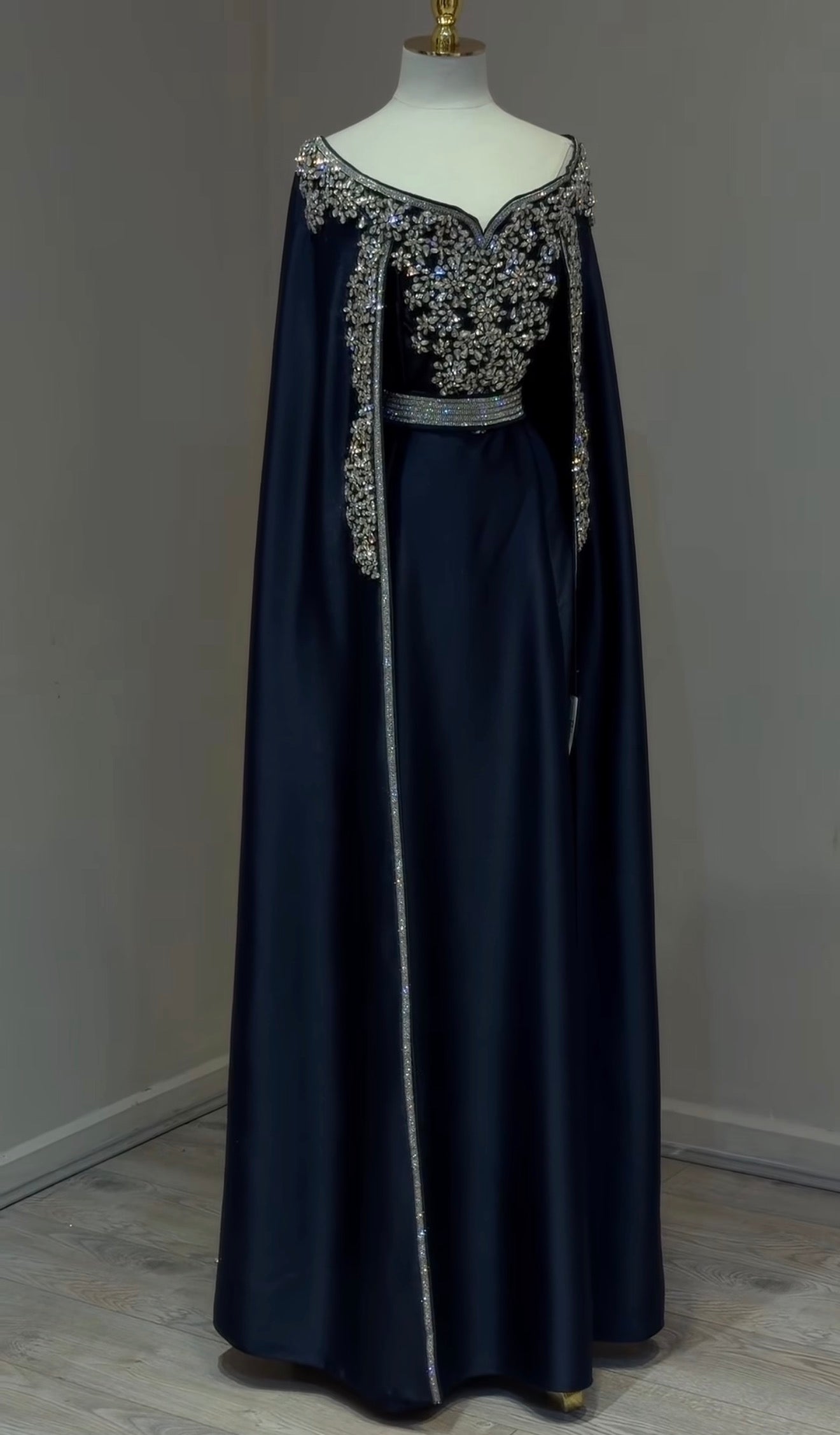 Malikat Luxury Caftan With Detached Belt