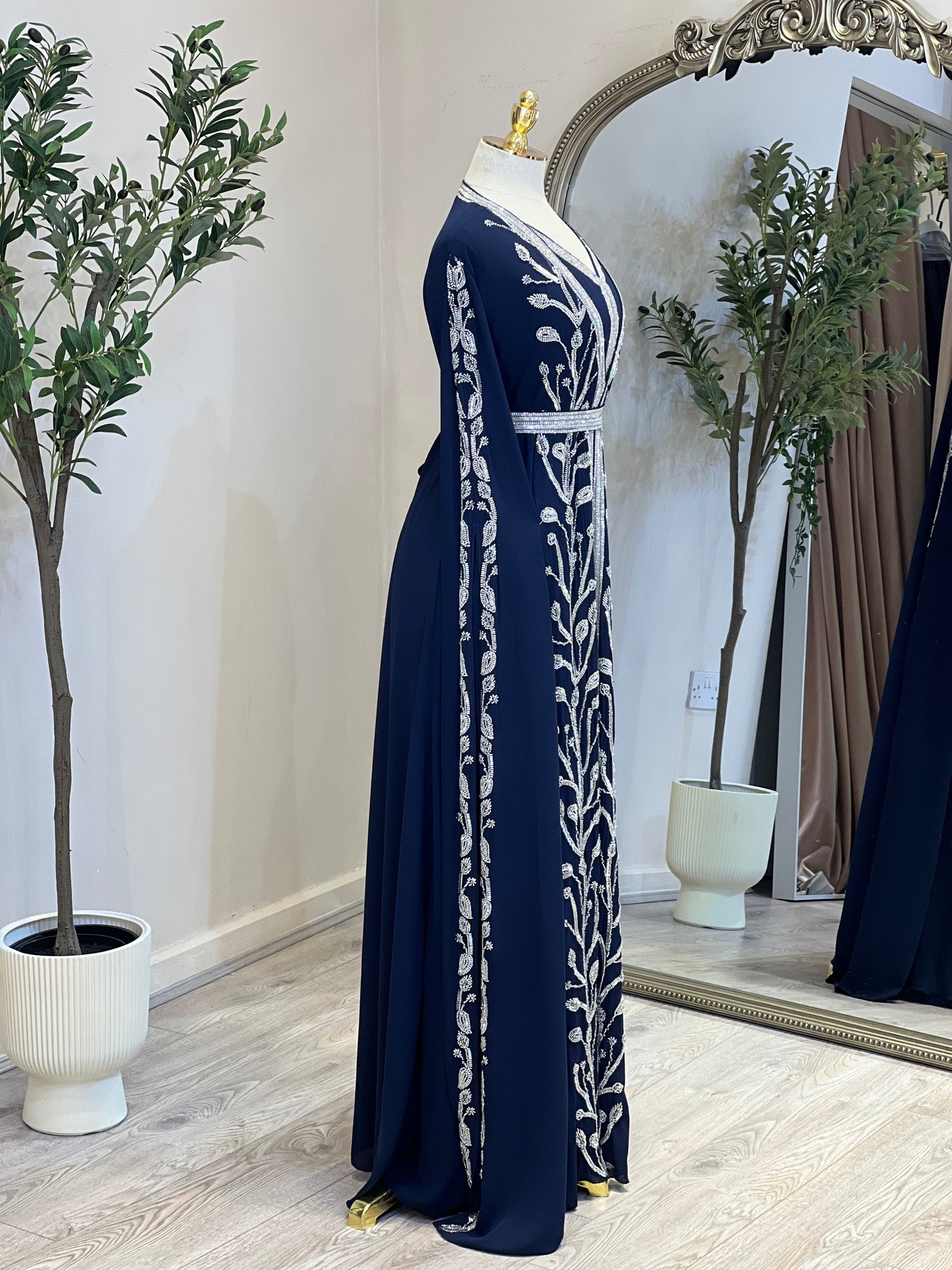 Luxury Khaleeji 3 piece Caftan Comes In 4 Colours
