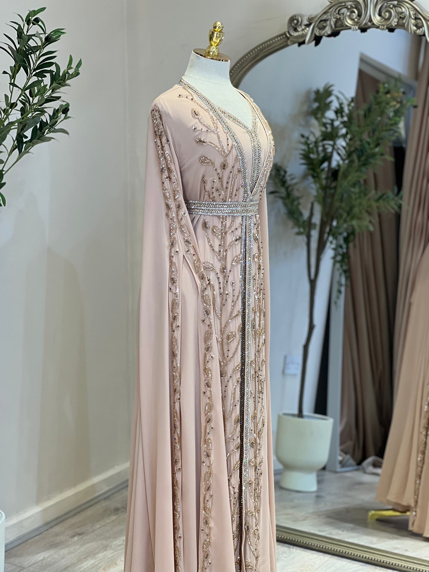 Luxury Khaleeji 3 piece Caftan Comes In 4 Colours