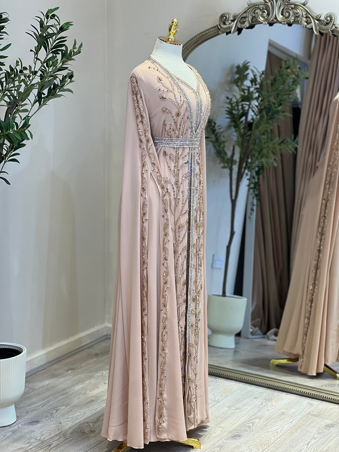 Luxury Khaleeji 3 piece Caftan Comes In 4 Colours