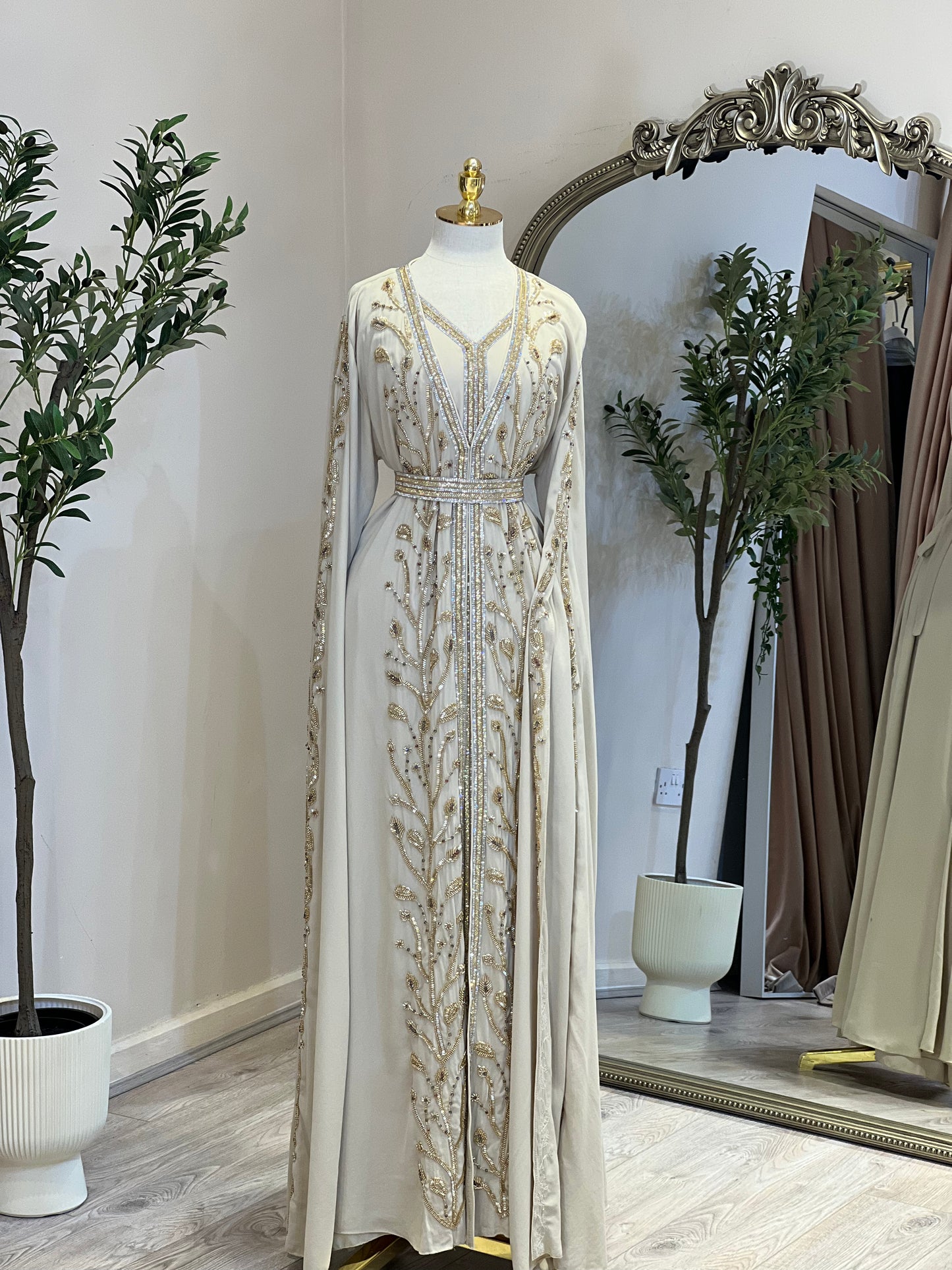 Luxury Khaleeji 3 piece Caftan Comes In 4 Colours