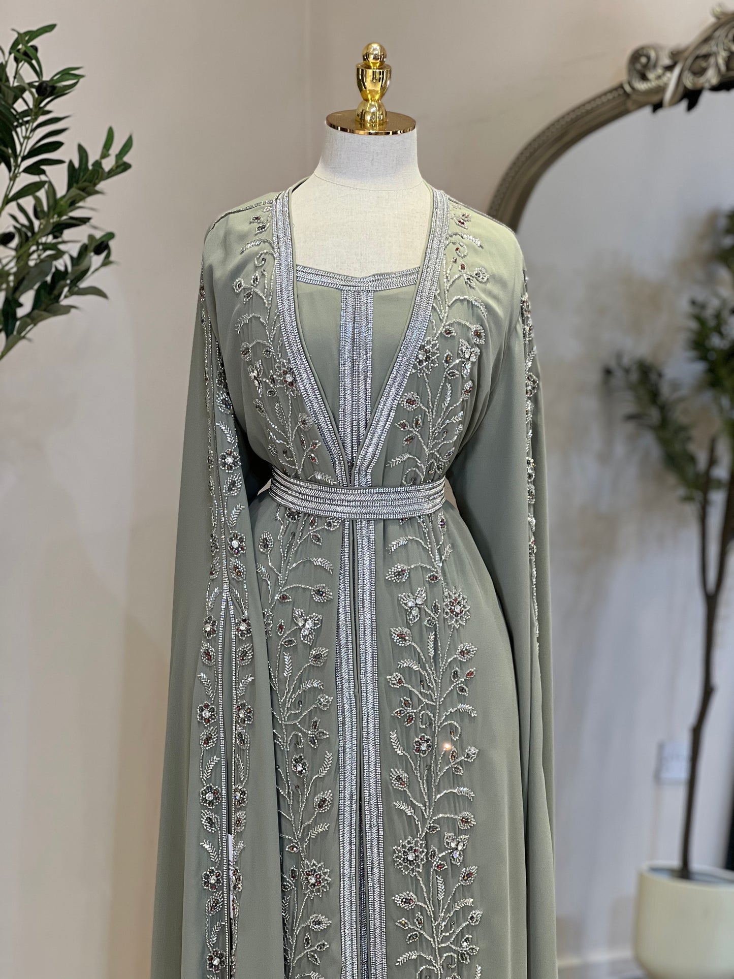 Luxury Khaleeji 3 piece Caftan Comes In 4 Colours