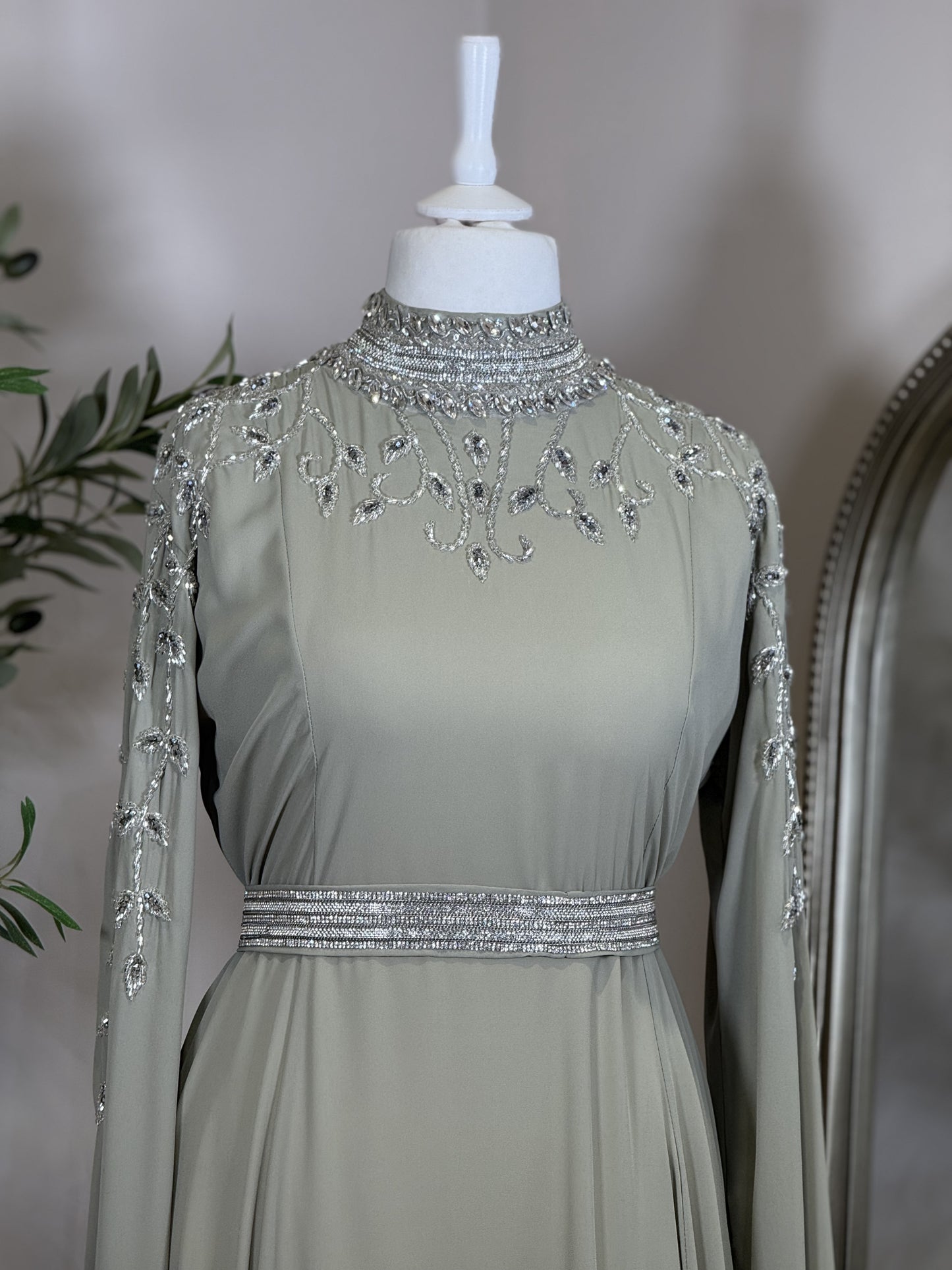 Full Embellished Khaliji Caftan U01