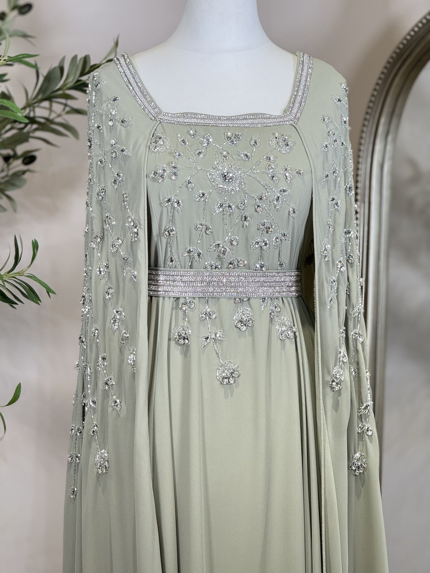 Full Embellished Khaliji Caftan R01