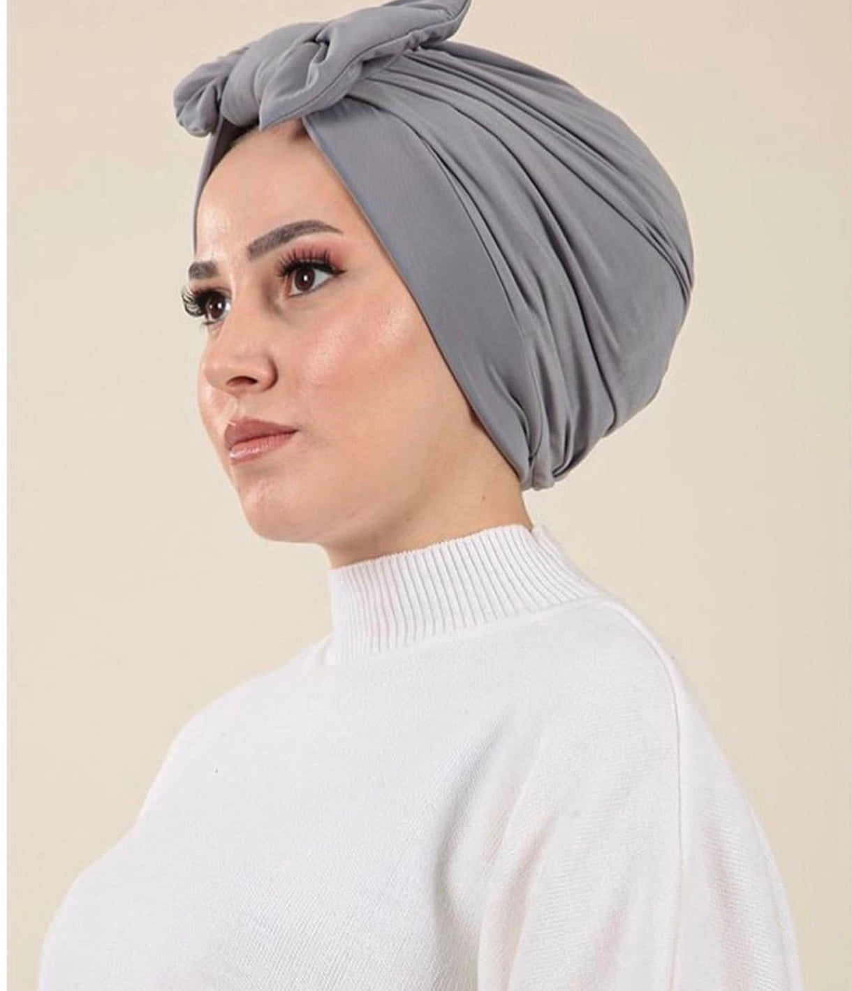 Grey bow Turban