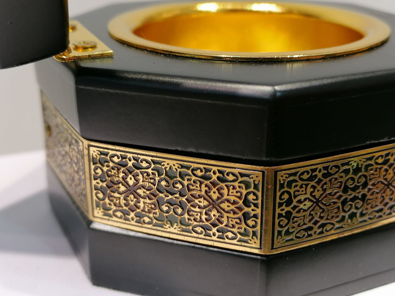 Black Arabic Bakhoor Burner with Golden Decorations